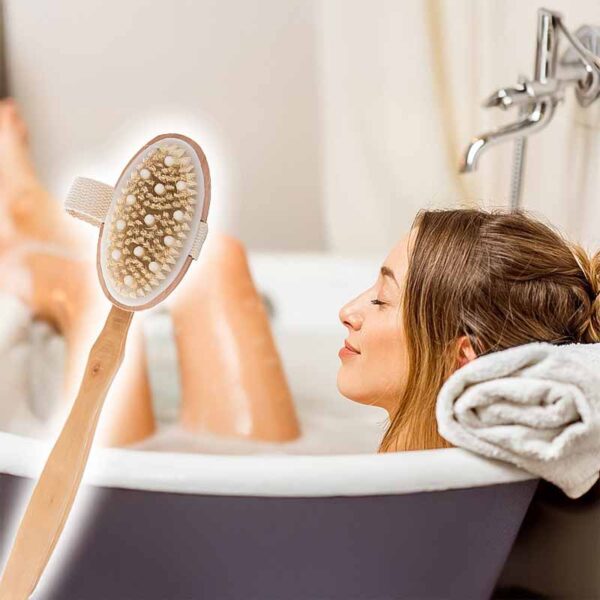 Дървена четка за гръб и тяло с натурални влакна, ексфолиращ и масажен ефект