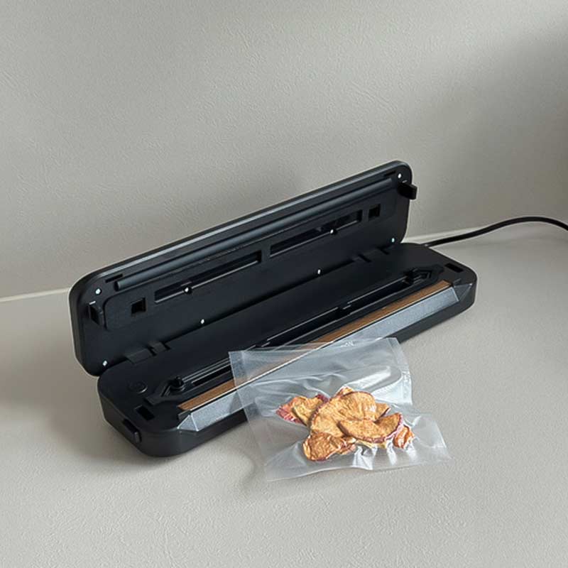 Вакуумен уред за запечатване на храна – 80 kPa, с вграден нож и 10 броя вакуум торбички - Image 3