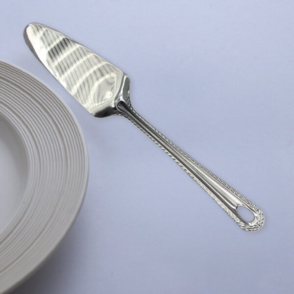 Шпатула – прибор за сервиране от неръждаема стомана