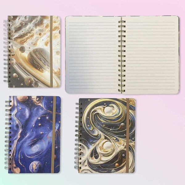 Спирална тетрадка 21 x 14 см с ластик, редове, космически дизайни