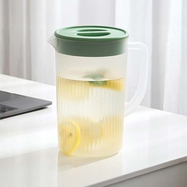 Пластмасова кана 3 л с капак – за вода, сокове и лимонада